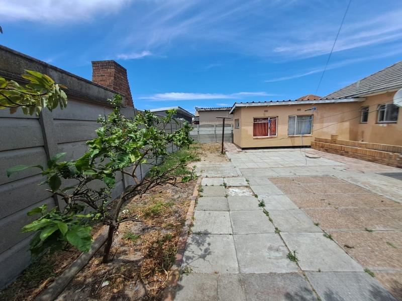 5 Bedroom Property for Sale in Richmond Estate Western Cape